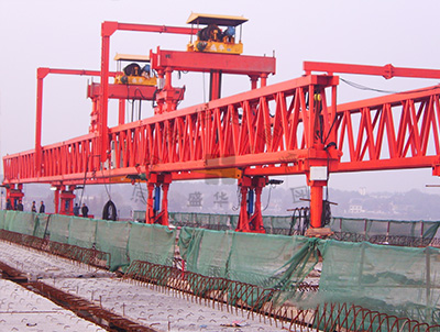 浙江路桥架桥机厂家分享港口使用起重设备需要注意的问题